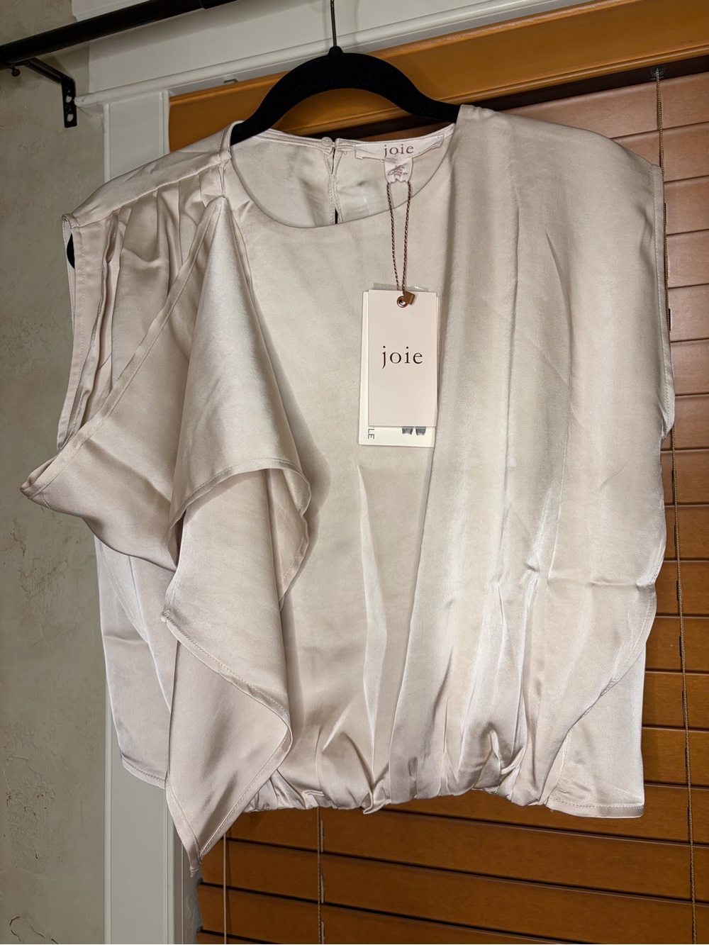 NWT Joie Silky Ruffle Sleeveless Blouse in Soft Beige